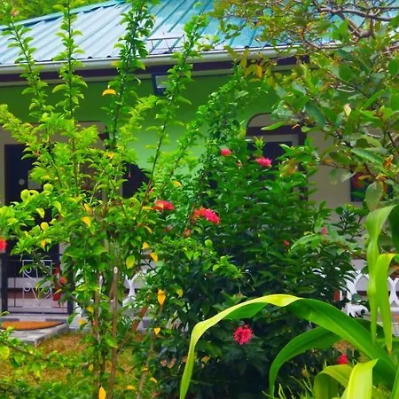 Dan Zoranz Self Catering Guest House La Digue Exterior photo