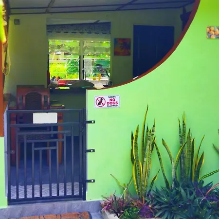 Dan Zoranz Self Catering Guest House La Digue Exterior photo